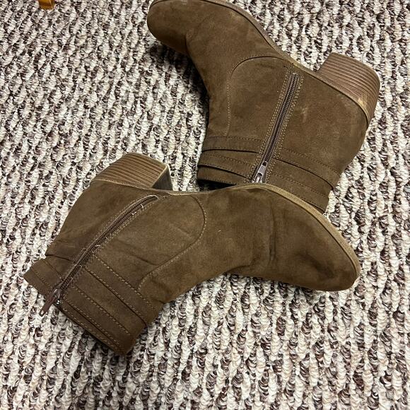 American Eagle Tan Faux Suede Ankle Booties Size 12 - Picture 3 of 8